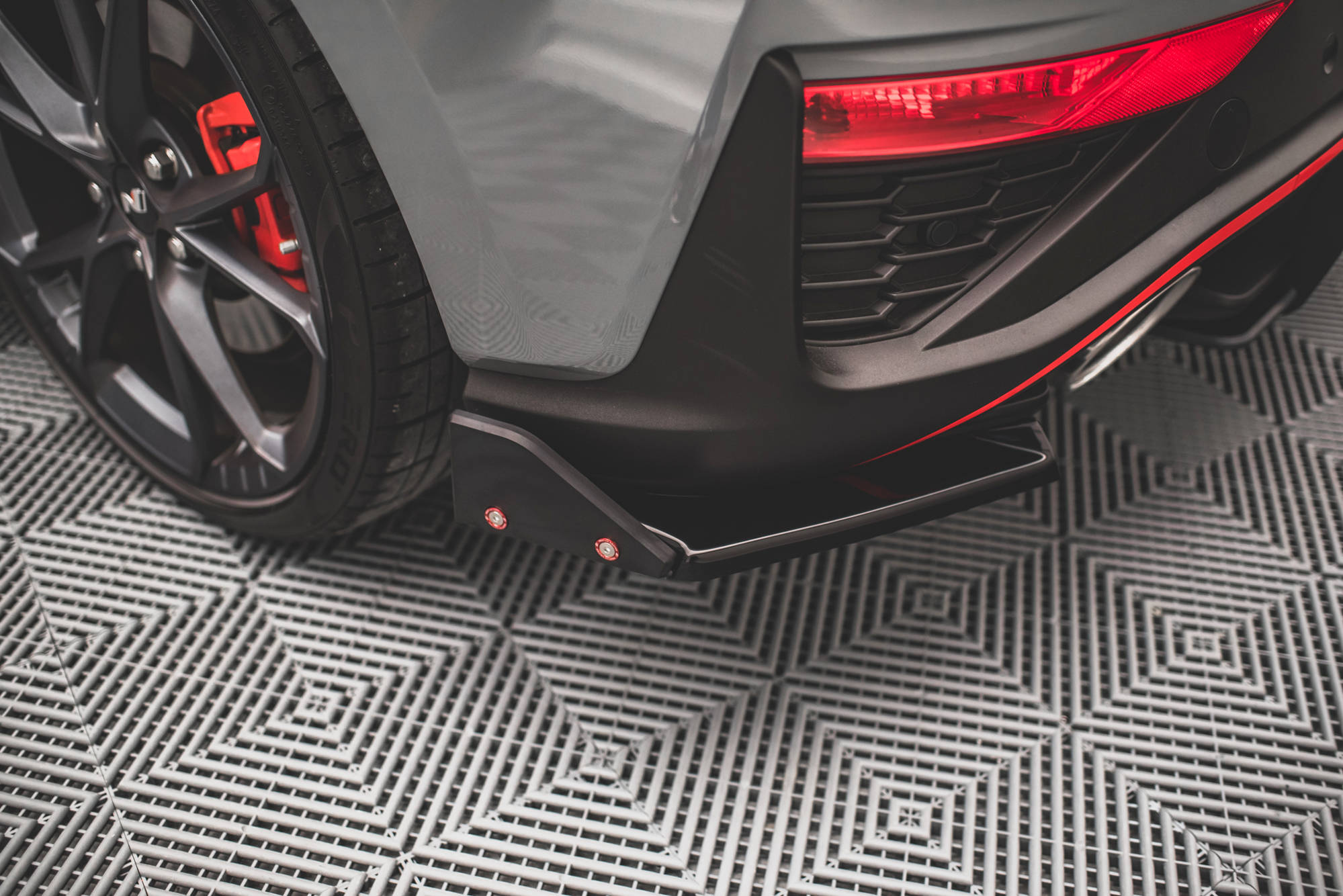 Heck Ansatz Flaps Diffusor V.1 + Flaps für Hyundai I30 N Hatchback Mk3 Facelift