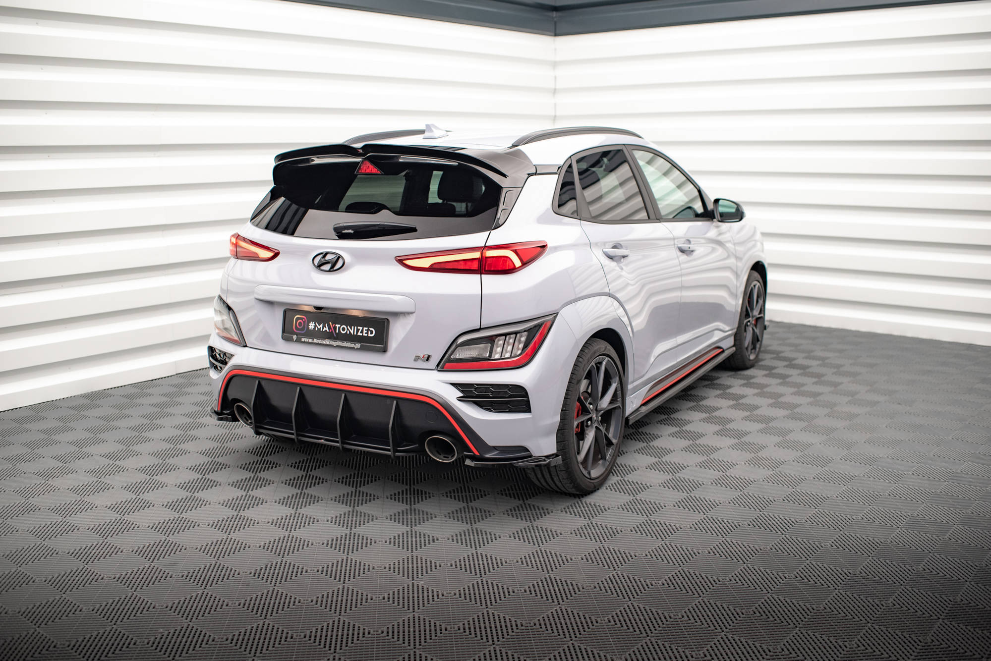 Heck Ansatz Flaps Diffusor V.1 für Hyundai Kona Mk1 schwarz Hochglanz
