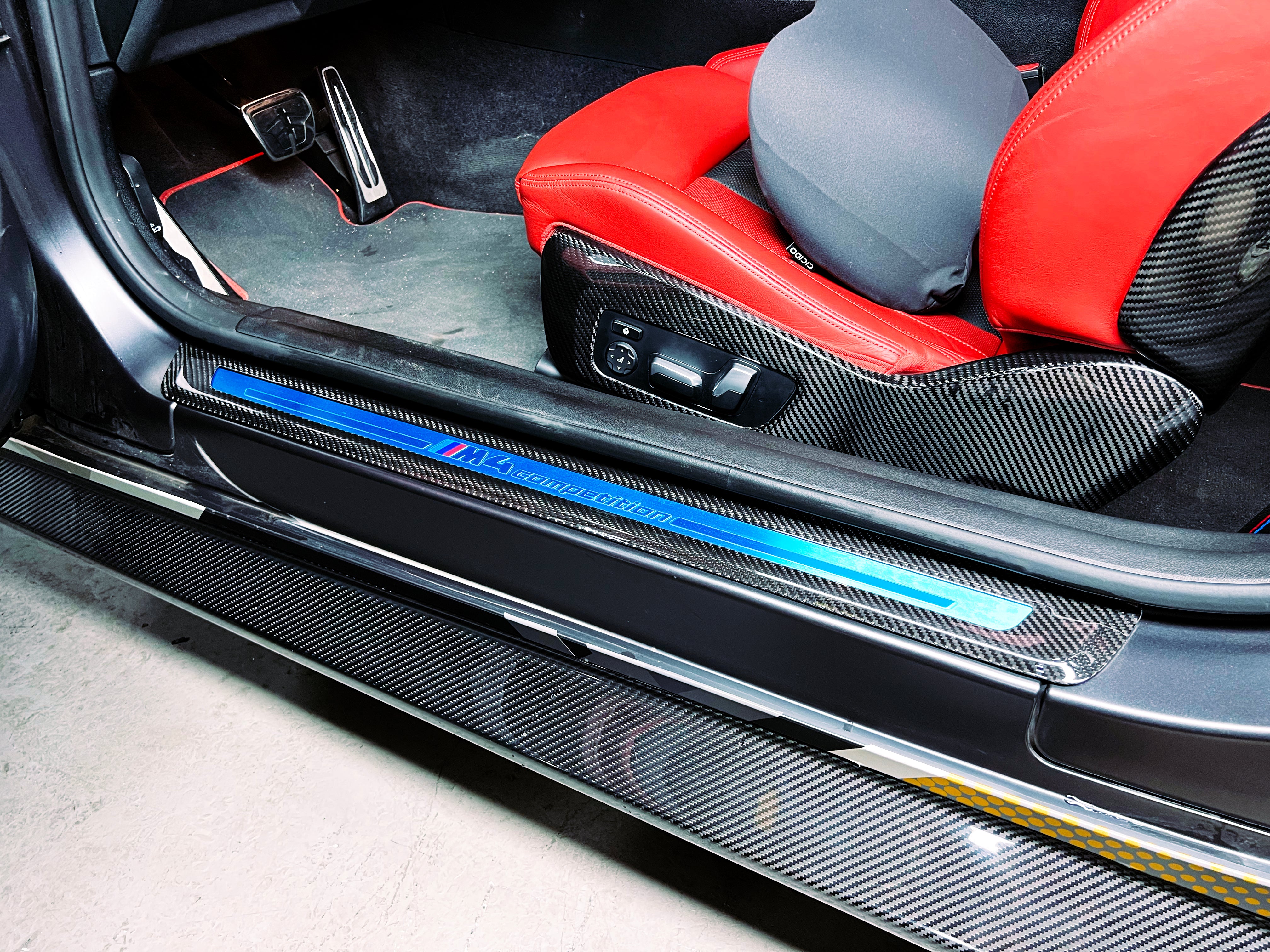 DRY CARBON Tür Blenden Türverkleidung für BMW M4 G82 G83 4er G22 G23