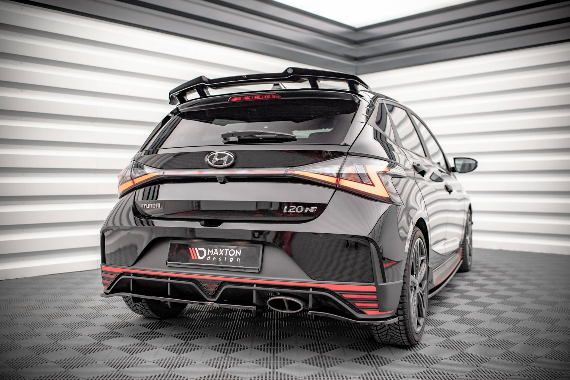 Hinten Splitter (mit einem vertikalem balken) Hyundai I20 N Mk3 schwarz Hochglanz