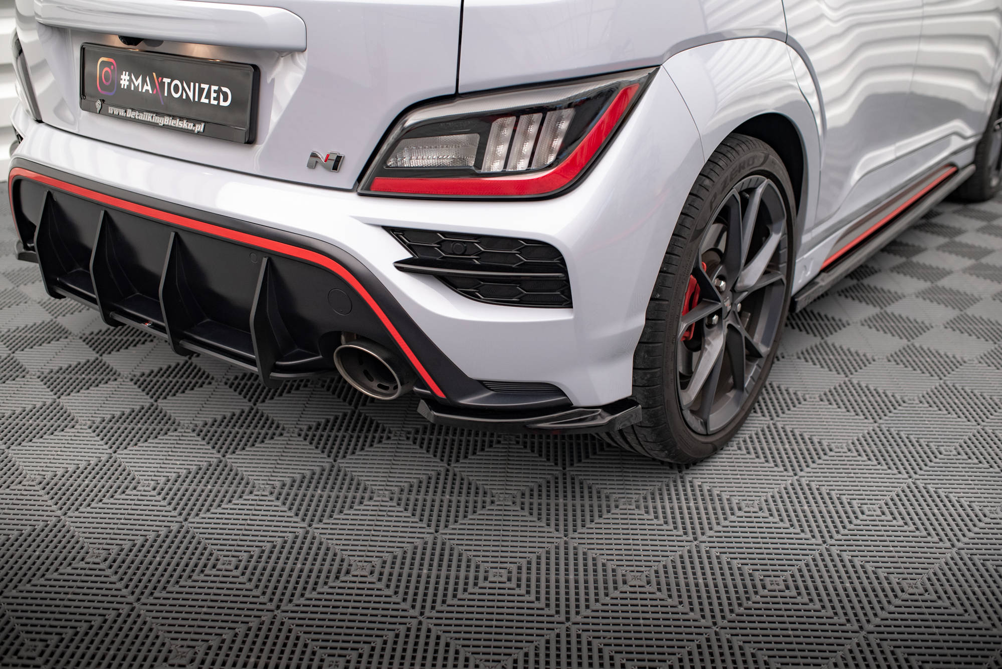 Heck Ansatz Flaps Diffusor V.1 für Hyundai Kona Mk1 schwarz Hochglanz