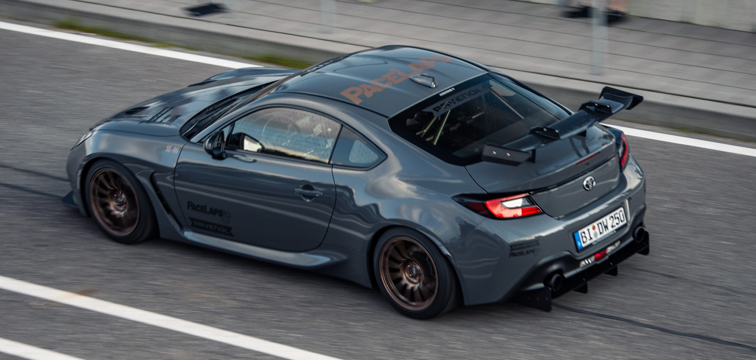 Swan Neck Wing Heckflügel passend für Toyota GR86/ Subaru BRZ2 mit Teilegutachten