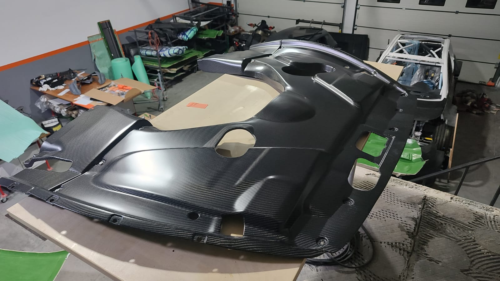 Carbon Motorabdeckung für Maserati Grantourismo