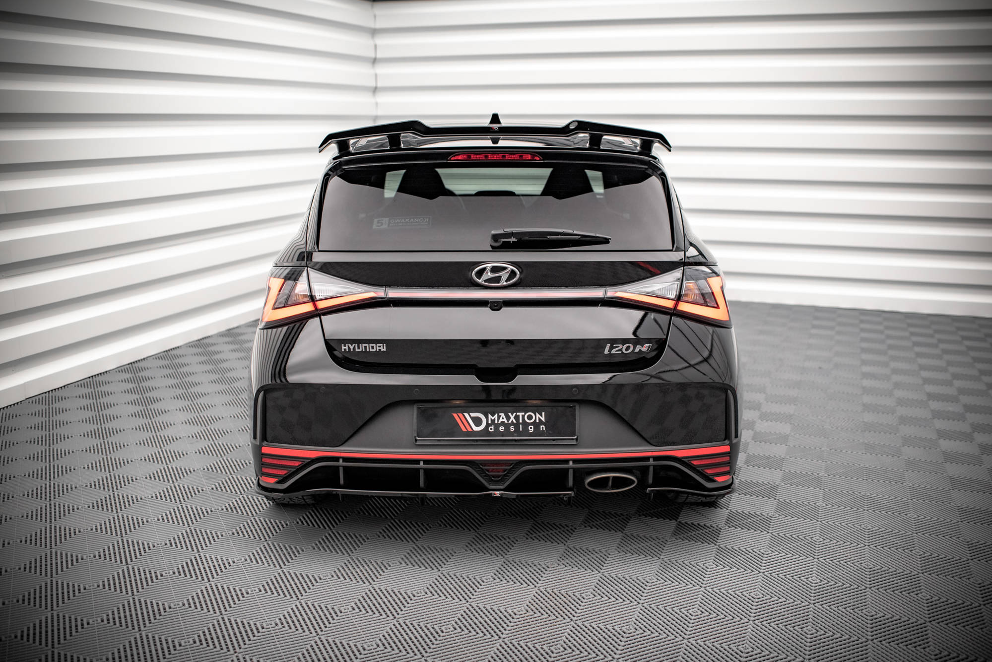 Hinten Splitter (mit einem vertikalem balken) Hyundai I20 N Mk3 schwarz Hochglanz