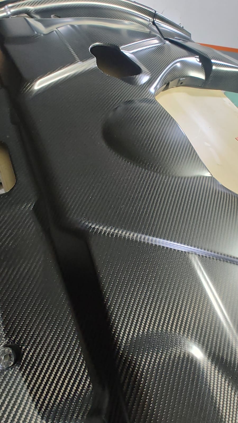 Carbon Motorabdeckung für Maserati Grantourismo