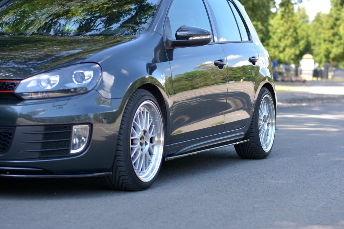 Seitenschweller Ansatz Cup Leisten für VW GOLF 6 GTI/ GTD schwarz Hochglanz