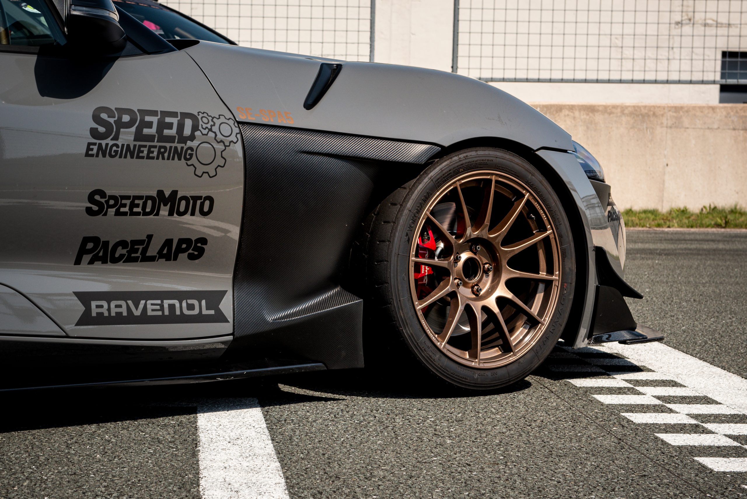 Carbon Kotflügel passend für Toyota Supra mit Entlüftung
